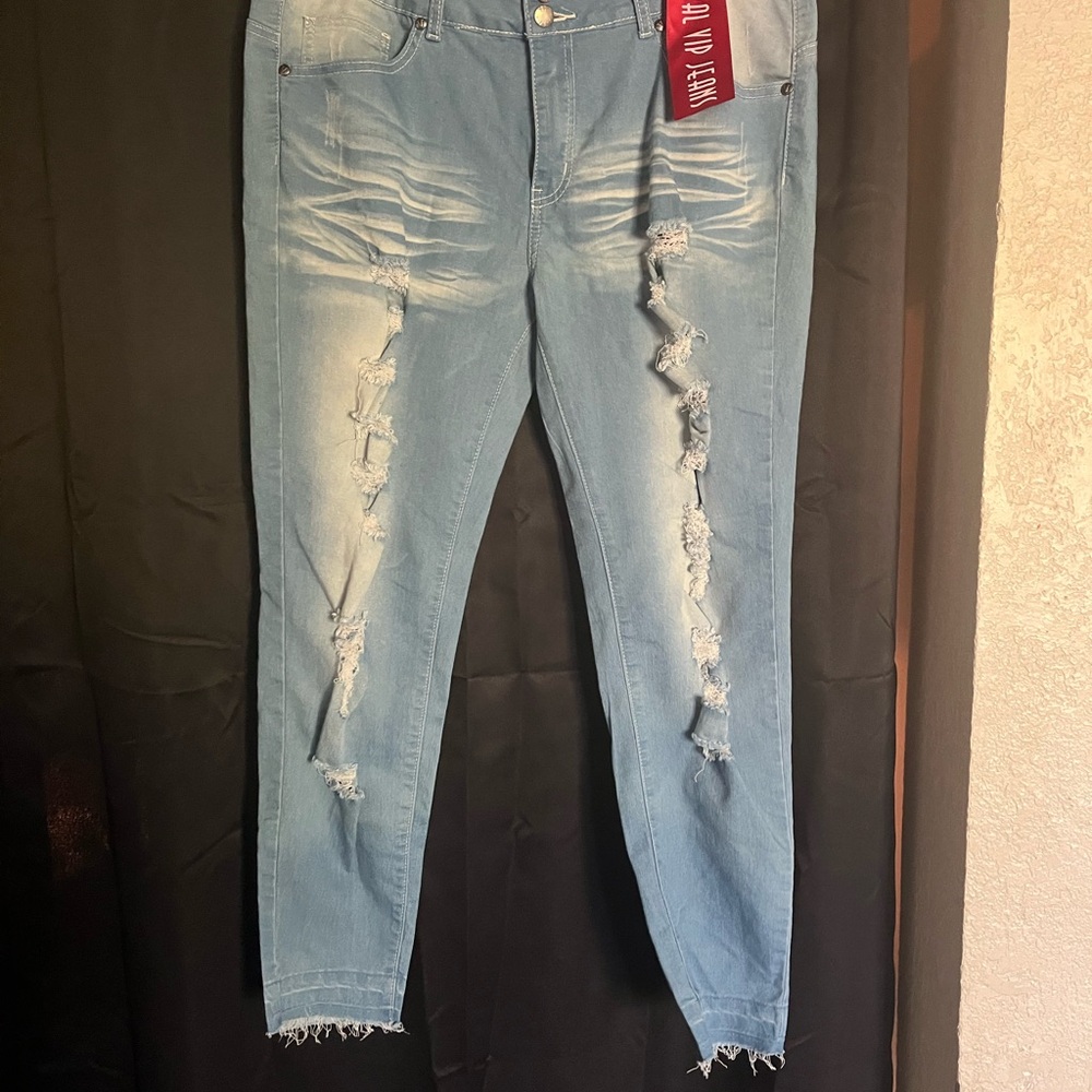 VIP New Jr Distressed High Waist Ankle Jeans Size 17/18